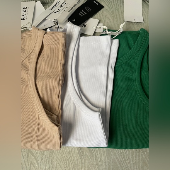 Tank top bundle (read UPDATE) - Picture 2 of 3